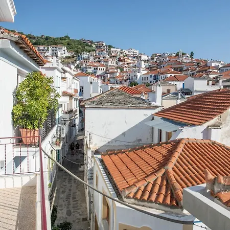 Lovely One-bedroom Flat In Apartamento Skopelos
