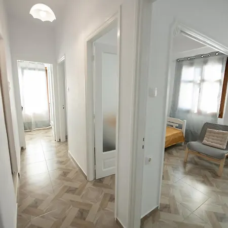 Lovely One-bedroom Flat In 斯科派洛斯