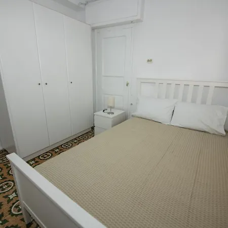 Lovely One-bedroom Flat In *