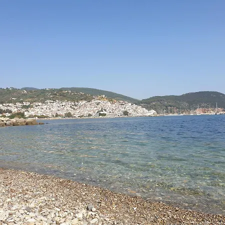 Appartamento Lovely One-bedroom Flat In Città di Skopelos