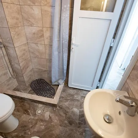 Lovely One-bedroom Flat In *