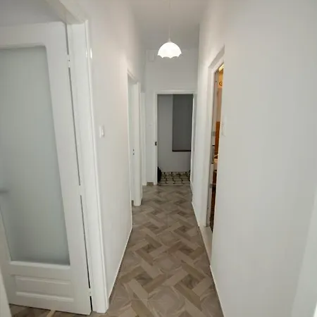 Lovely One-bedroom Flat In