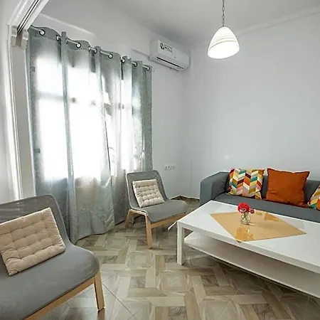 Lovely One-bedroom Flat In 公寓