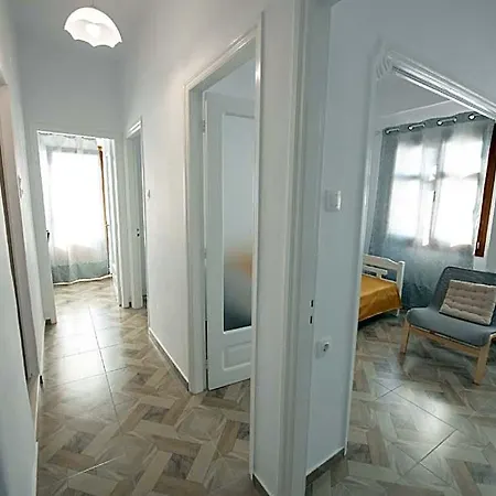 公寓 Lovely One-bedroom Flat In *