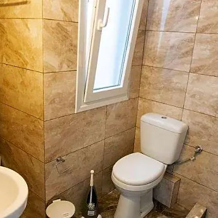 Lovely One-bedroom Flat In 公寓