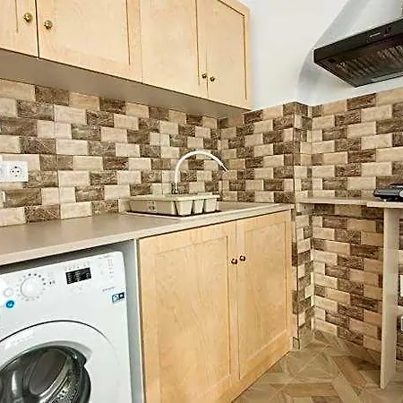 Lovely One-bedroom Flat In *