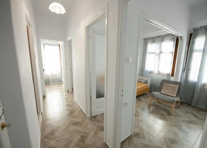 Lovely One-bedroom Flat In Skopelos