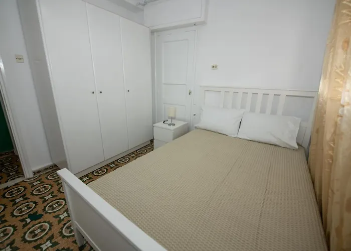 Lovely One-bedroom Flat In *