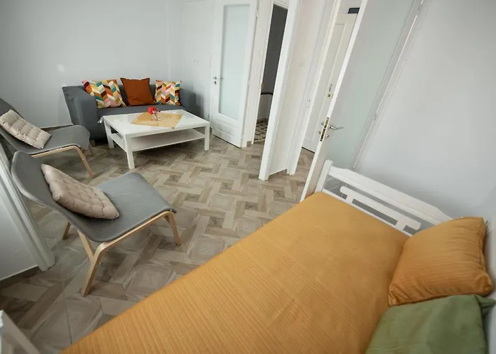 Lovely One-bedroom Flat In Apartamento *