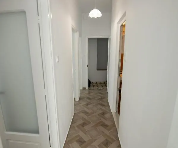 Lovely One-bedroom Flat In